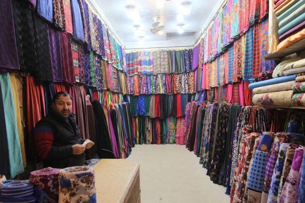 Münbiç'te etekler yok satıyor