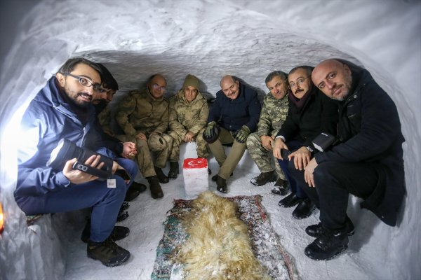Cumhurbaşkanı Erdoğan 'kahramanların' yeni yılını kutladı