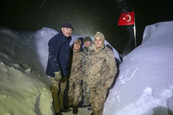 Cumhurbaşkanı Erdoğan 'kahramanların' yeni yılını kutladı