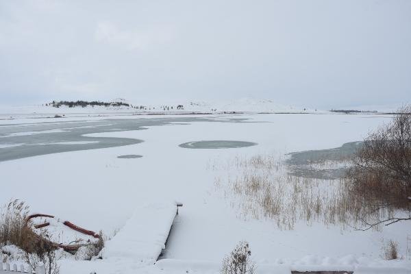 d Sivas'ta göller buz tuttu
