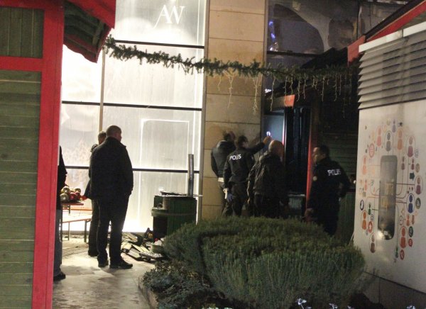 Antalya’da AVM önünde yangın