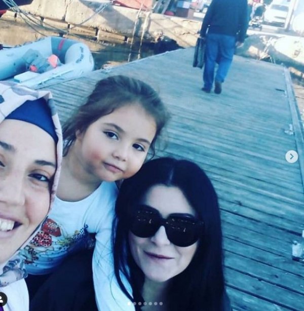 Deniz Çakır başörtülü konusunu kapatma çabasında