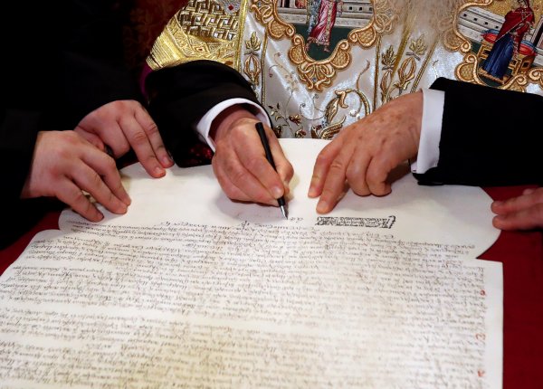 r Ukrayna Ortodoks Kilisesi bağımsızlık için İstanbul'da