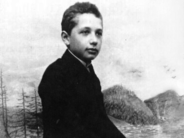 Albert Einstein’ın 1896 yılından kalma karnesi