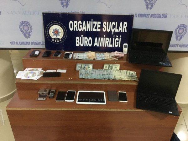 Van’da FETÖ'cü esnaflara operasyon: 8 gözaltı