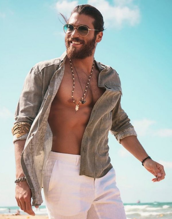 Can Yaman ameliyat oldu