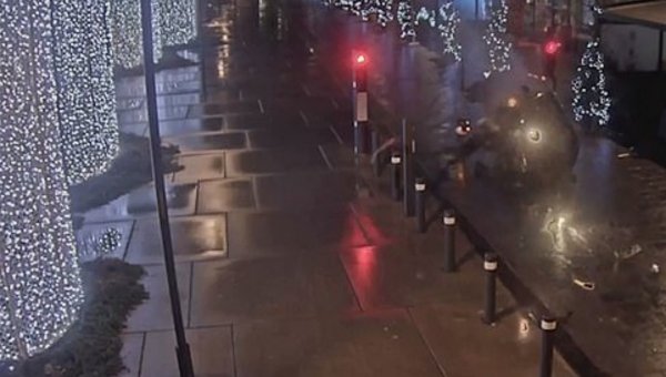 Belçika'da sarhoş sürücü bariyere çarptı