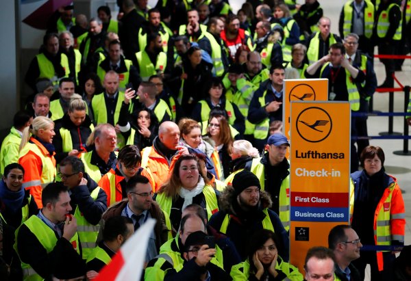 Almanya'da grev devam ediyor