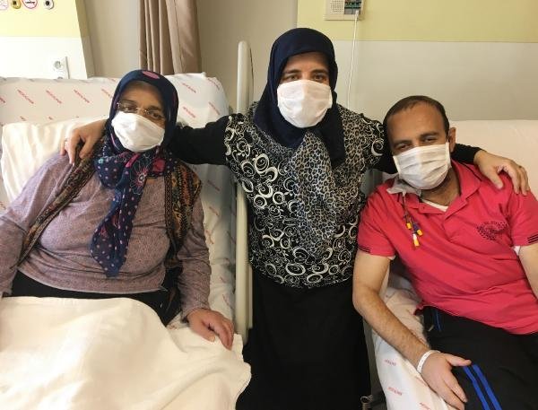 Böbreğini ablasına vermeyi tercih etti