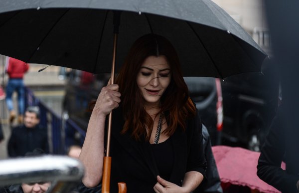 Deniz Çakır: Başörtülüler beni çok sever