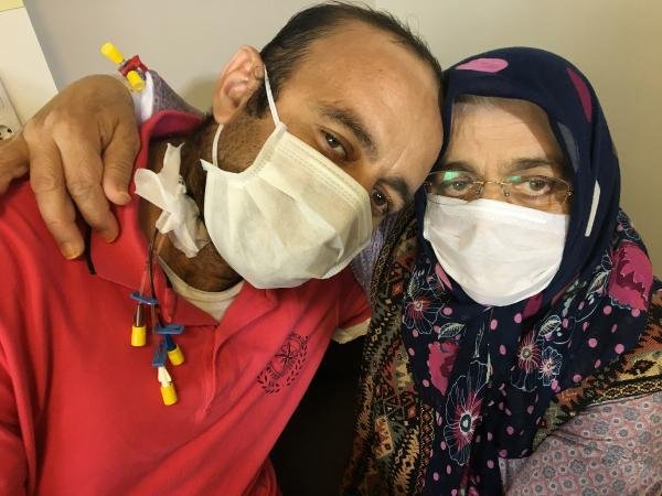 Böbreğini ablasına vermeyi tercih etti