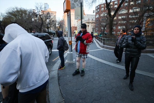 ABD’de metroya pantolonsuz bindiler