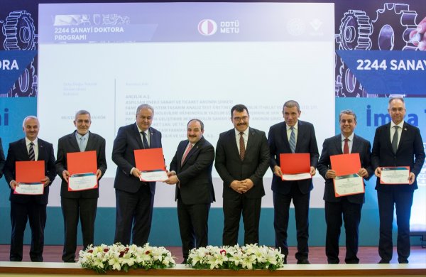 a Bakan Varank Sanayi Doktora Programı'nda