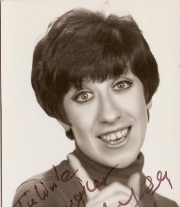 Ayşen Gruda öldü - Ayşen Gruda kimdir? - biyografisi Ayşen Gruda öldü - Ayşen Gruda kimdir? - biyografisi