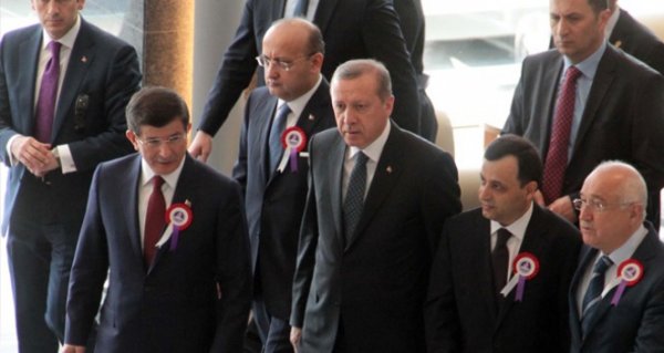 Zühtü Arslan ikinci kez Anayasa Mahkemesi Başkanlığı'na seçildi Zühtü Arslan ikinci kez Anayasa Mahkemesi Başkanlığı'na seçildi