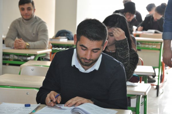 i Yüksekovalı öğrencilerden sınav merkezi talebi