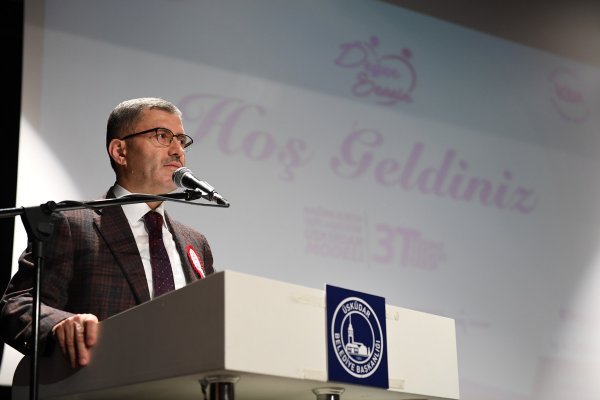 31 Mart 2019 yerel seçimlerinde Ak Parti'nin Üsküdar Belediye Başkanı Adayı Hilmi Türkmen kimdir 31 Mart 2019 yerel seçimlerinde Ak Parti'nin Üsküdar Belediye Başkanı Adayı Hilmi Türkmen kimdir