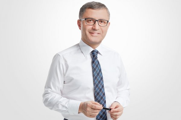 31 Mart 2019 yerel seçimlerinde Ak Parti'nin Üsküdar Belediye Başkanı Adayı Hilmi Türkmen kimdir 31 Mart 2019 yerel seçimlerinde Ak Parti'nin Üsküdar Belediye Başkanı Adayı Hilmi Türkmen kimdir