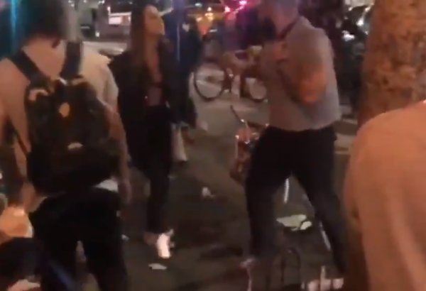 ABD'de kadınları yumruklayan adam