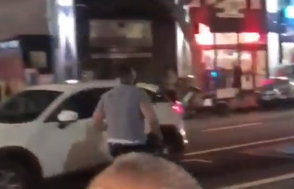 ABD'de kadınları yumruklayan adam