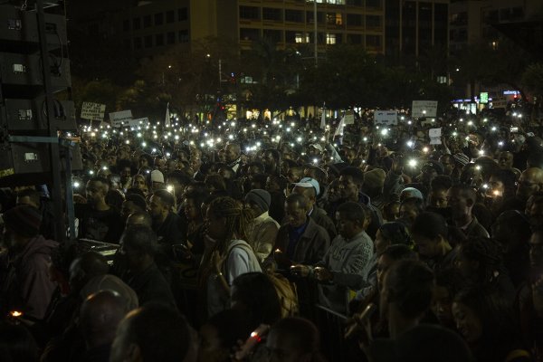 a İsrail'deki Etiyopyalılar polis şiddetini protesto etti