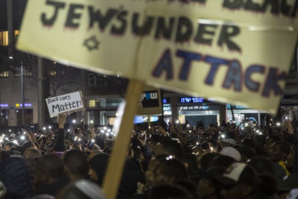 a İsrail'deki Etiyopyalılar polis şiddetini protesto etti
