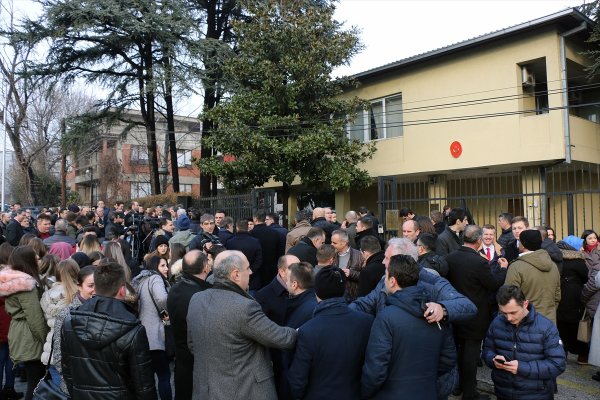 FETÖ'cü gazeteye destek veren Makedonya'da protestolar