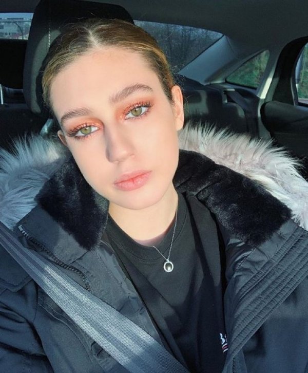 Acun Ilıcalı yeni sevgilisi Itır'ı yanından ayırmıyor