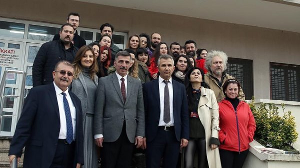 a Cezaevi kapılarını dizi oyuncularına açtı