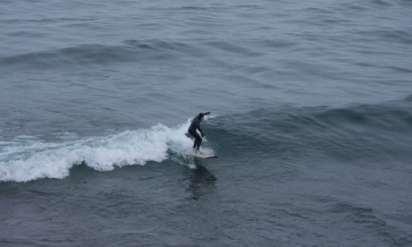ABD'li sörfçünün sakalları soğuktan dondu