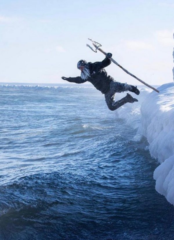ABD'li sörfçünün sakalları soğuktan dondu