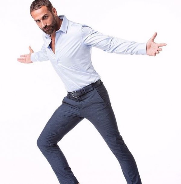 Doğuş hem kaşını hem saçını ektirdi