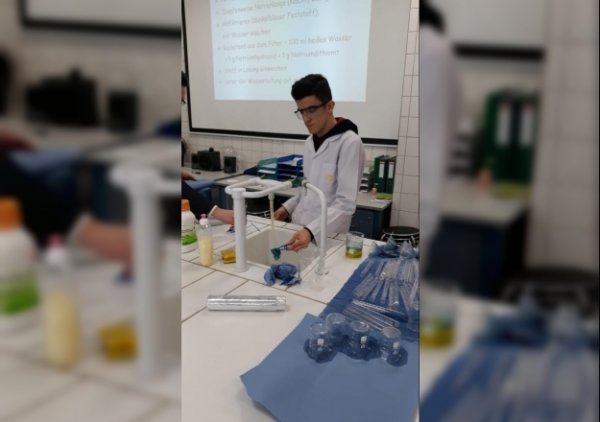 Liseliler Avrupa'da meslek öğreniyor