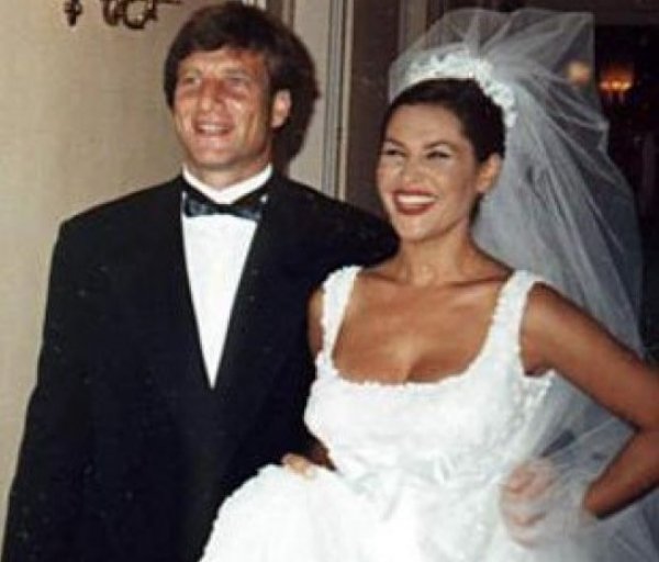 Hülya Avşar: Bir tek taşa bakar