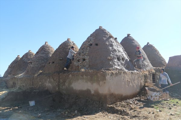 a Harran'ın konik kubbeli evlerine bakım