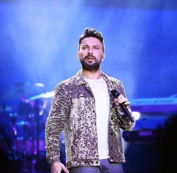 Tarkan VİP minibüsünü özel tasarlattı