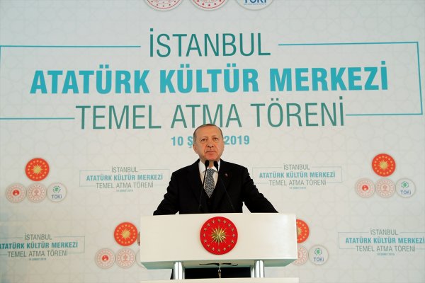 Yeni AKM'nin temeli atıldı