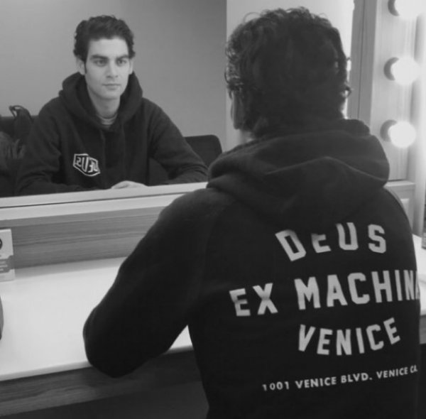 Ünlü oyuncu Özgün Aydın taksiciyi darbetti