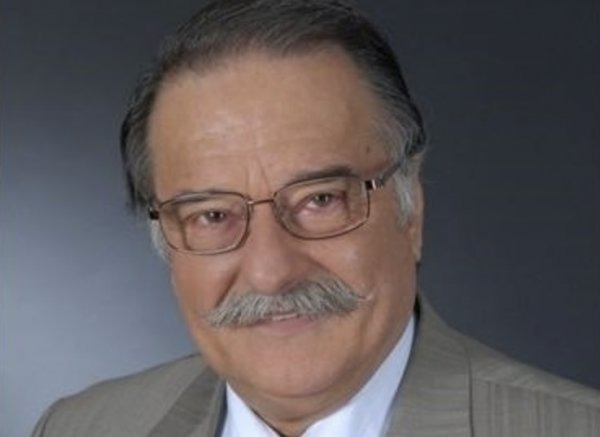 Ünlü tiyatrocu Erdoğan Sıcak hayatını kaybetti