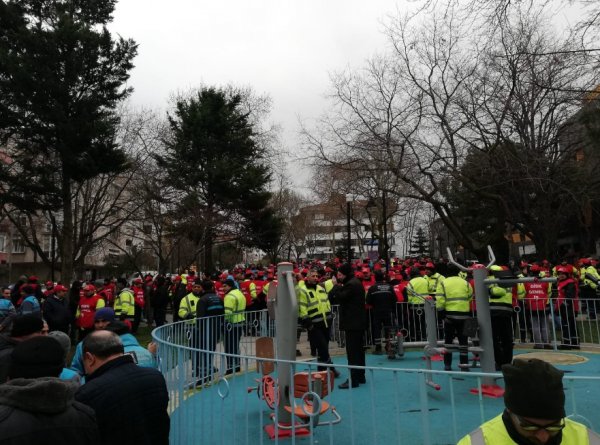 Beşiktaş Belediyesi çalışanları greve gitti