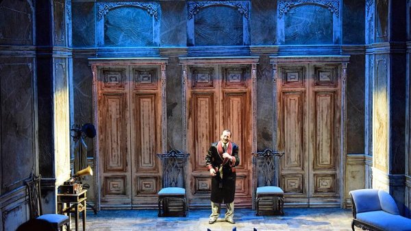 a Devlet Tiyatroları'ndan Türk yazarlara öncelik