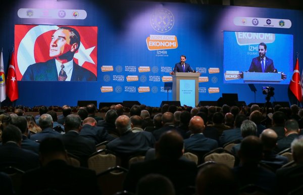 a Bakan Albayrak İzmir'de konuştu