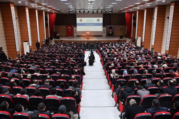 a Diyanet İşleri Başkanı Erbaş'tan sigara açıklaması