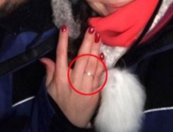 Eser Yenenler sevgilisine evlilik teklif etti