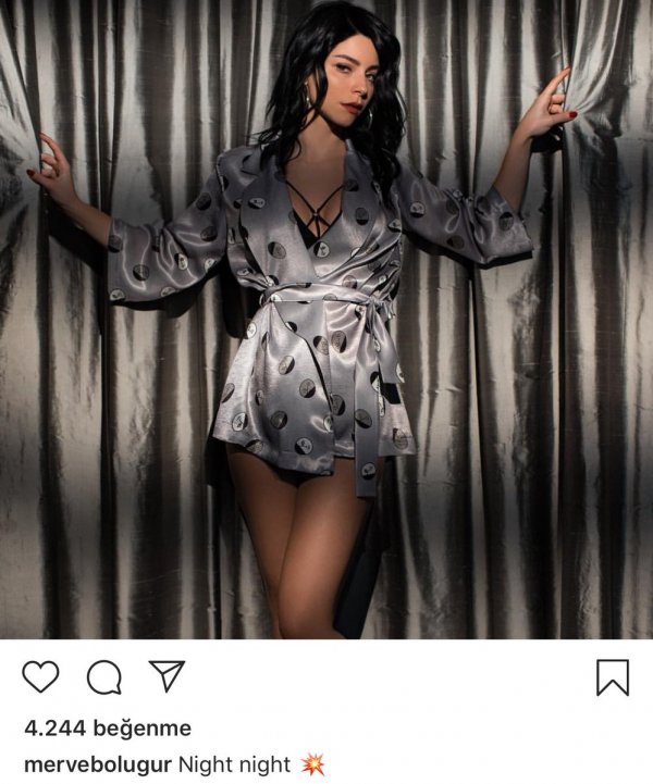 Merve Boluğur'dan gecelik pozu