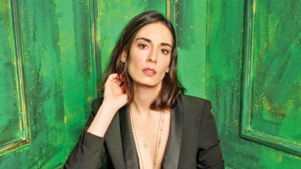 Melisa Sözen Fransa yolcusu