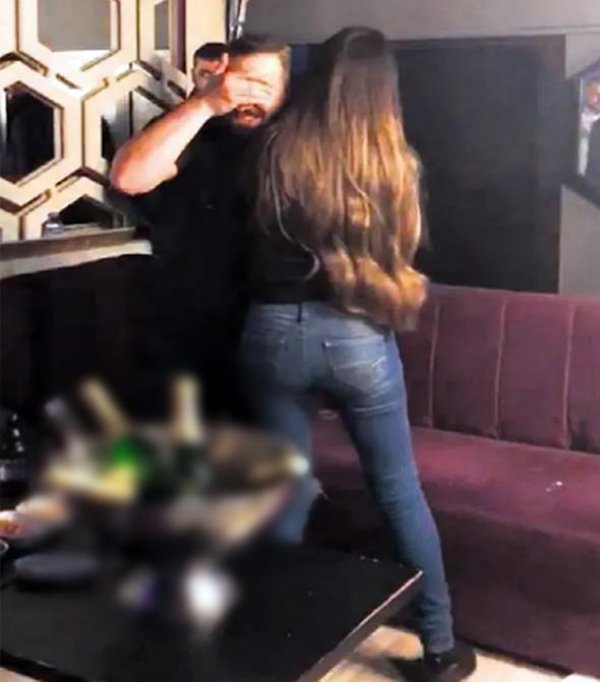 Emre Aşık ihaneti affetmedi