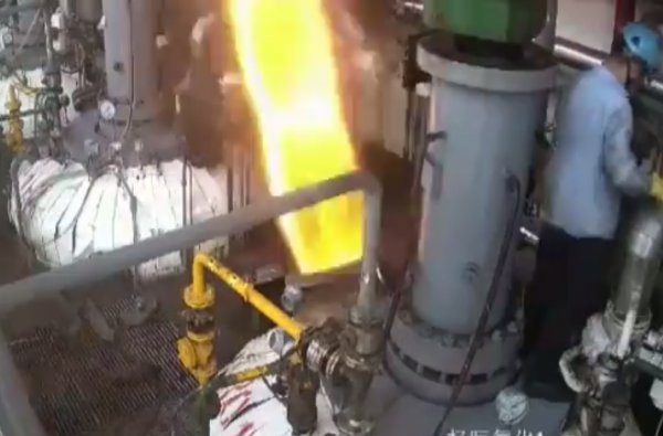 Çin'de bir fabrikada çalışan işçi havaya uçtu