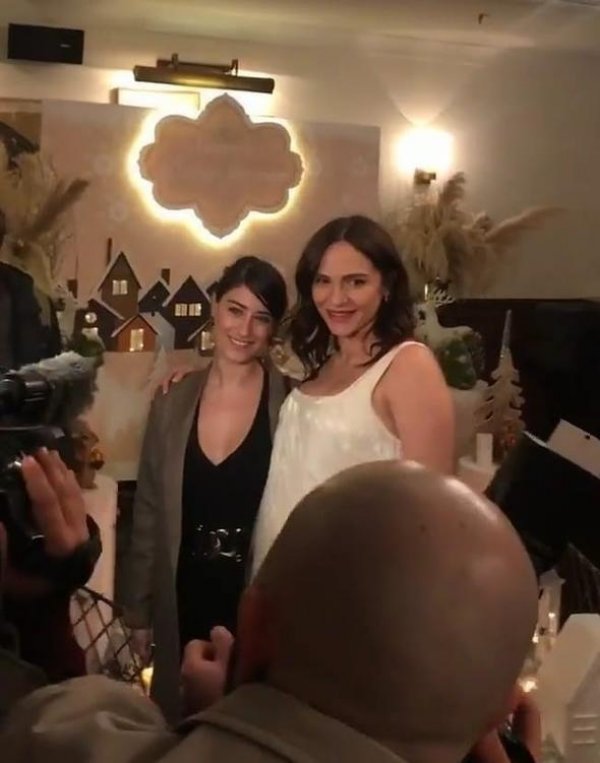 Sinem Öztürk ikizleri için parti verdi