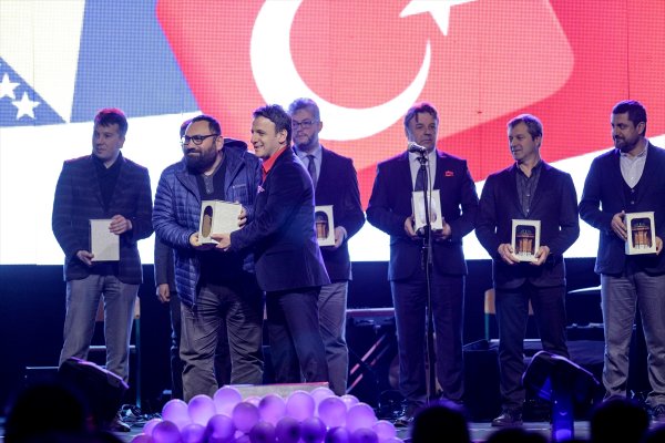 a Bosna Hersek'te Kardeşlik Gecesi